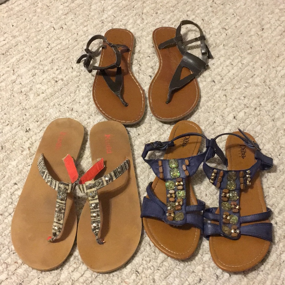 3 pairs of sandals